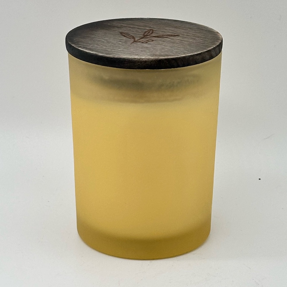 DW Home Charming Farmhouse Vanilla Brûlée Single Wick Candle 8.1 oz - Picture 3 of 7